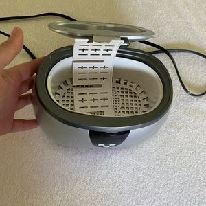 Ultrasonic jewelry cleaner